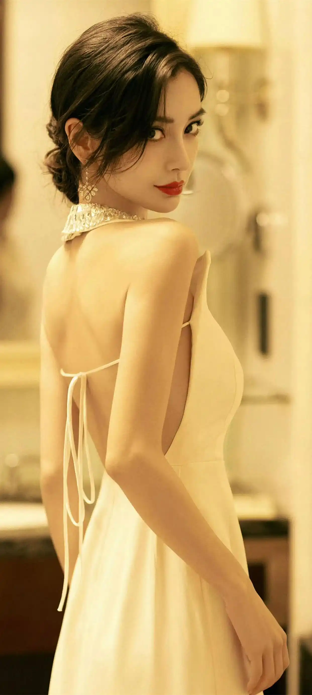【美女】Angelababy靓丽写真露出事业线!风情万种性感撩人(组图) - 7