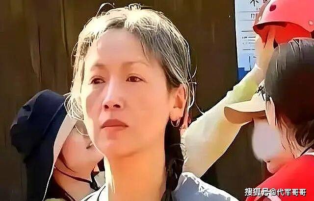 57岁吴倩莲近况曝光！嫁给美籍华人生下一子，如今满头白发让人唏嘘（组图） - 4