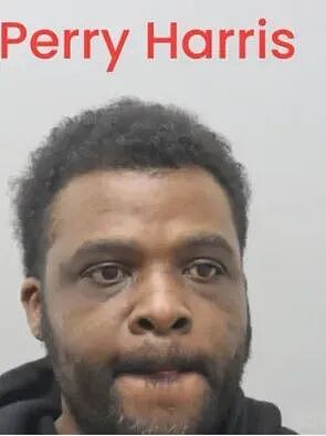 华男在Costco门口遇持枪歹徒,爱车被抢!劫匪发短信索要赎金,还“贴心”翻成中文(组图) - 2