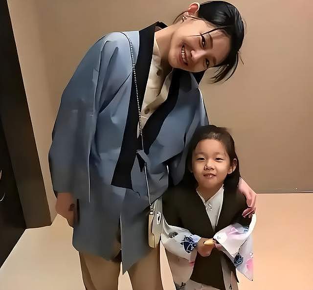 大S11岁女儿露面，给马筱梅儿子买礼物，和继母相处好汪小菲安心（组图） - 5