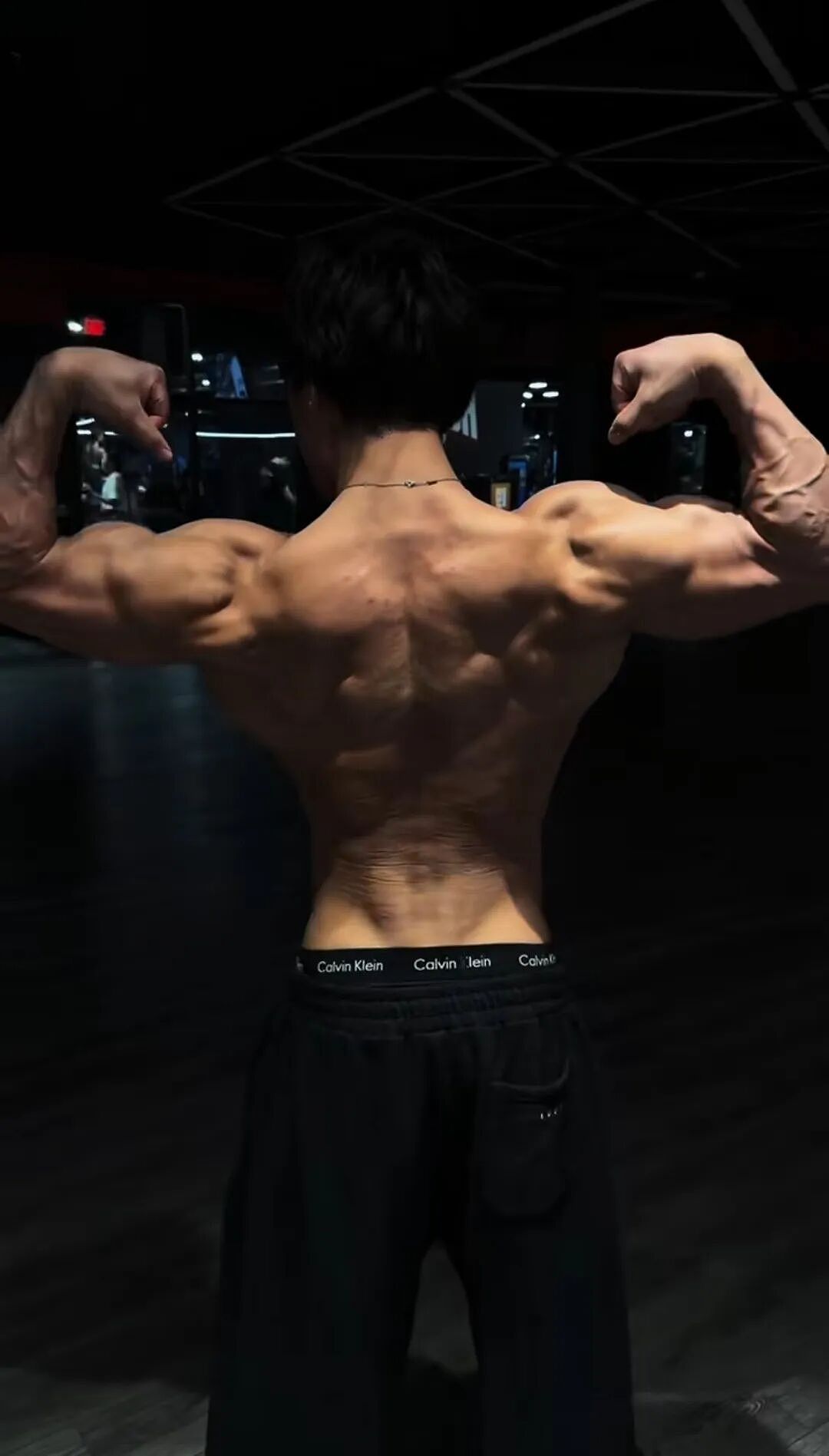 【帅哥】这位型男的低体脂肌肉身材,通讯录们看完直呼动力满满(组图) - 6
