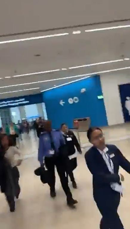中国一家6口滞留迪拜缺药!“陪孩子溜冰时听到炮声”(组图) - 2