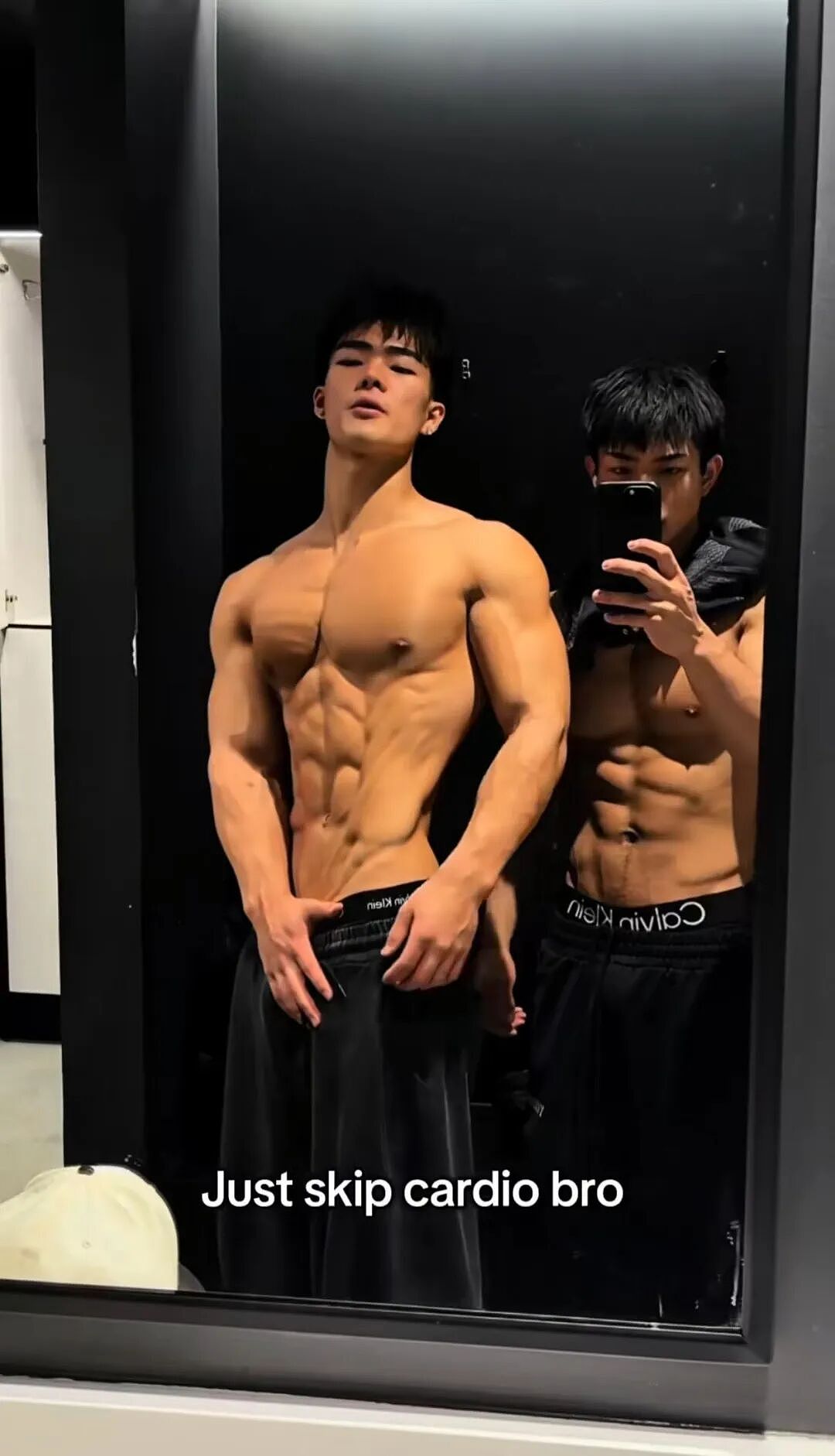 【帅哥】这位型男的低体脂肌肉身材,通讯录们看完直呼动力满满(组图) - 7