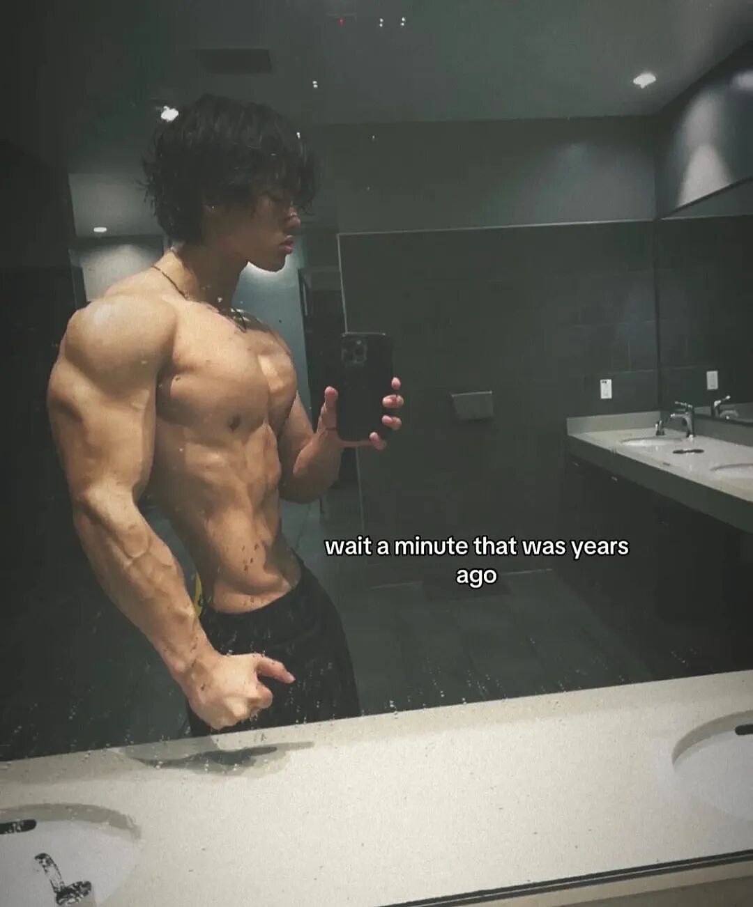 【帅哥】这位型男的低体脂肌肉身材,通讯录们看完直呼动力满满(组图) - 1