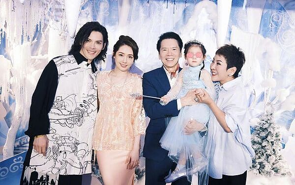 2000亿遗产全交郭碧婷!向华强曝2儿子反应:我随心所欲(组图) - 1