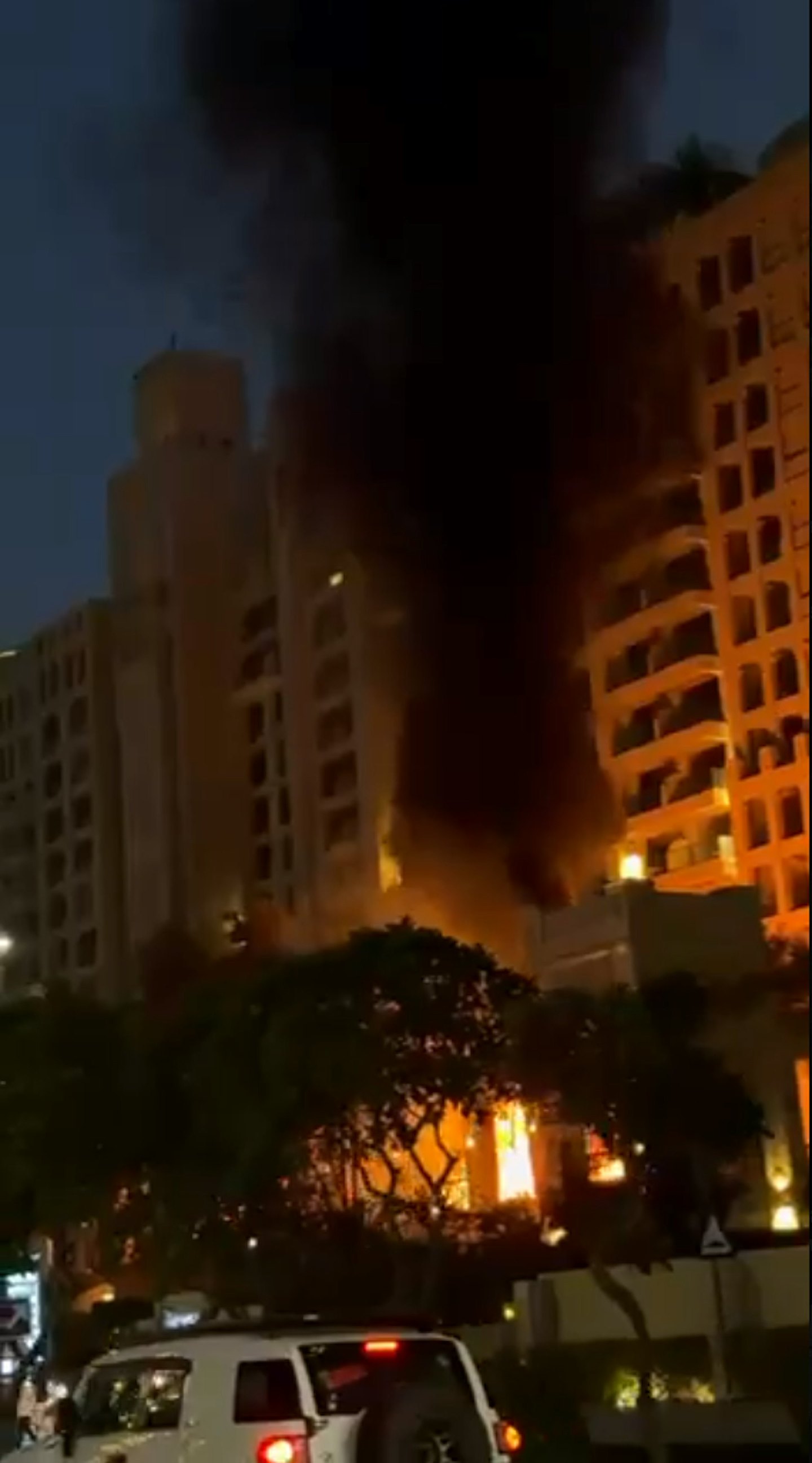 杜拜受袭！华女戴头盔颈枕打地铺，坦言：“炮弹打到家门口来了，我怕死...”（组图） - 8