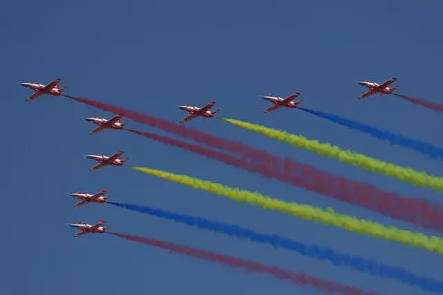 中国“两会”五大焦点：经济增速、“十五五”开局、科技自主、高层人事安排及国防预算（组图） - 5