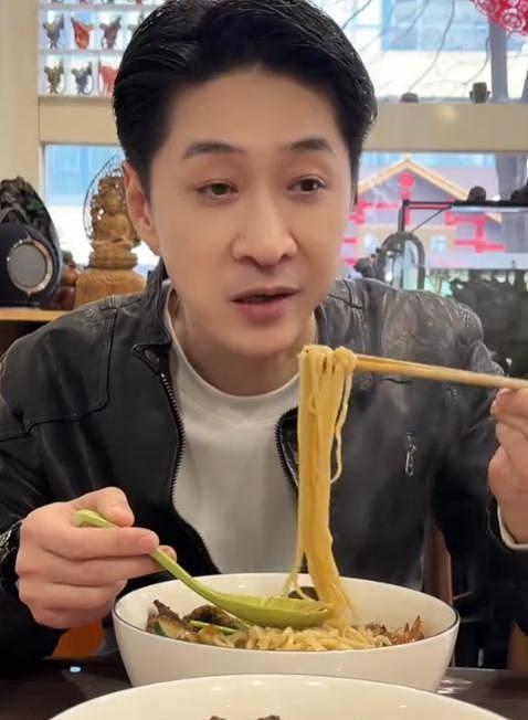 明星都肉疼！王宁杭州吃面，2188元一碗吃不起（组图） - 12
