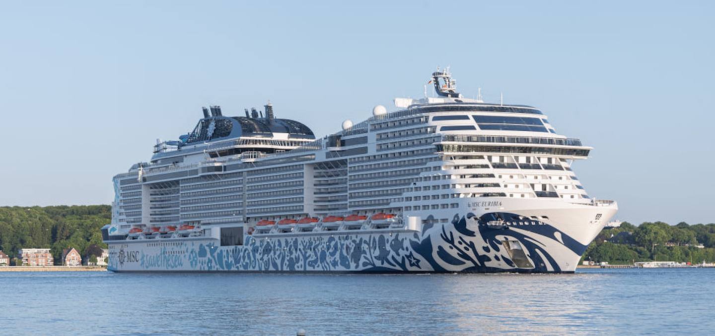 载5000人邮轮“MSC神女号”困杜拜！中国游客：听到战斗机轰鸣声（组图） - 4