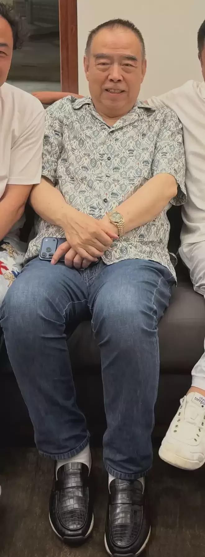 陈凯歌三亚豪宅过年，穿1万4花衬衫戴60万大金表，低调中彰显品味（组图） - 1