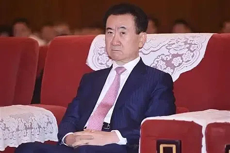又卖了逾20亿！王健林卖光80座万达广场，昔日首富坠落凡间（组图） - 6