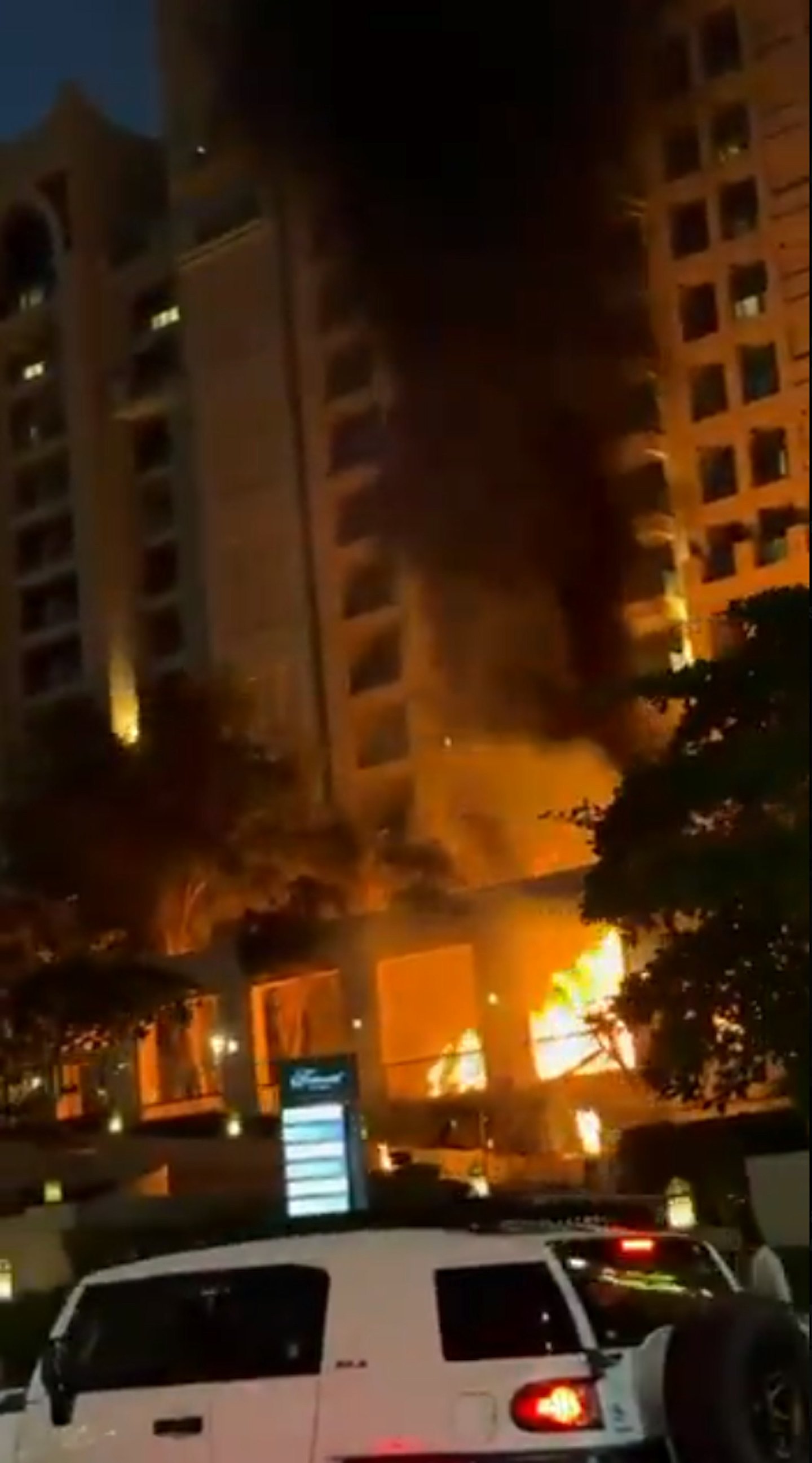 杜拜受袭！华女戴头盔颈枕打地铺，坦言：“炮弹打到家门口来了，我怕死...”（组图） - 7