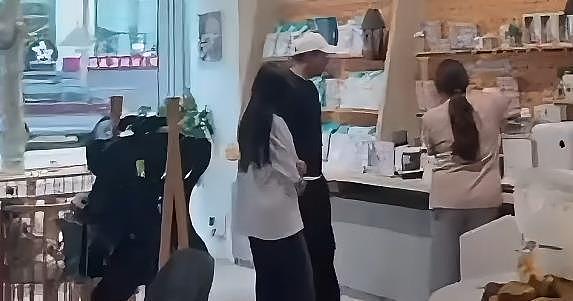 大S女儿给奶奶送元宵节对联，写“马到成功”4个字，她特别懂事（组图） - 10