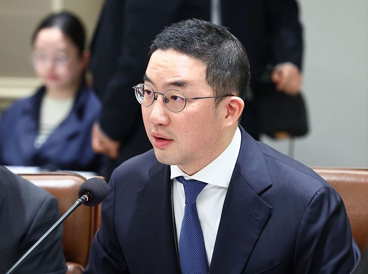 韩顶级财阀狗血内斗!养子接班疑抢会长遗孀数十亿遗产,妻女3人怒撕:他伙同生父骗我们!(组图) - 16
