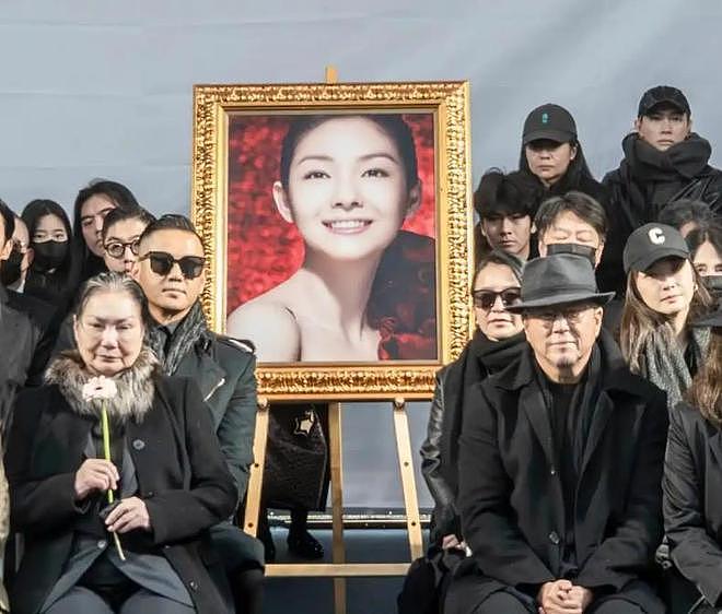 大S女儿给奶奶送元宵节对联，写“马到成功”4个字，她特别懂事（组图） - 15