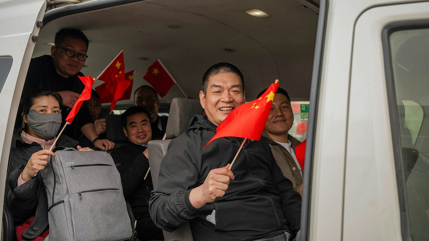 25名从伊朗撤离中国公民,经土库曼启程回国(组图) - 3