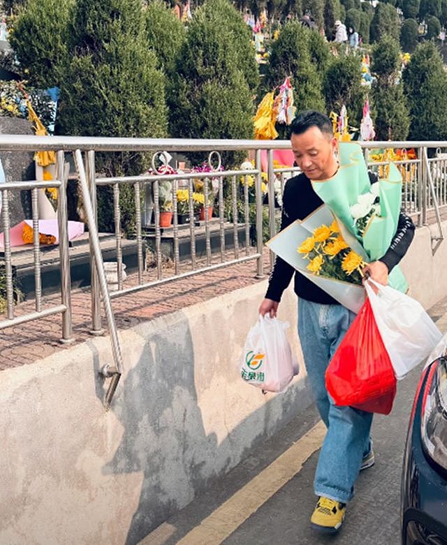 海哈金喜父母为夏夏庆生,离婚30多年相处并不尴尬,妈妈好年轻(组图) - 6