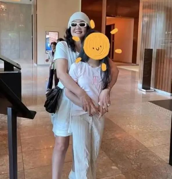 大S女儿给奶奶送元宵节对联，写“马到成功”4个字，她特别懂事（组图） - 5
