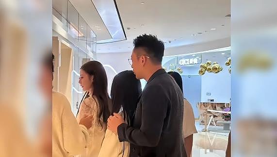 大S女儿给奶奶送元宵节对联，写“马到成功”4个字，她特别懂事（组图） - 11