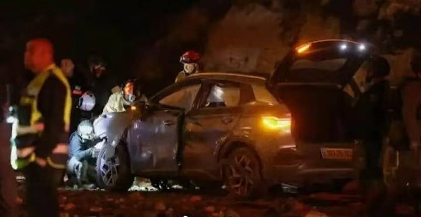 比亚迪电动车挨过伊朗导弹轰炸，路面现深坑无人死亡！专家解释（视频/组图） - 7