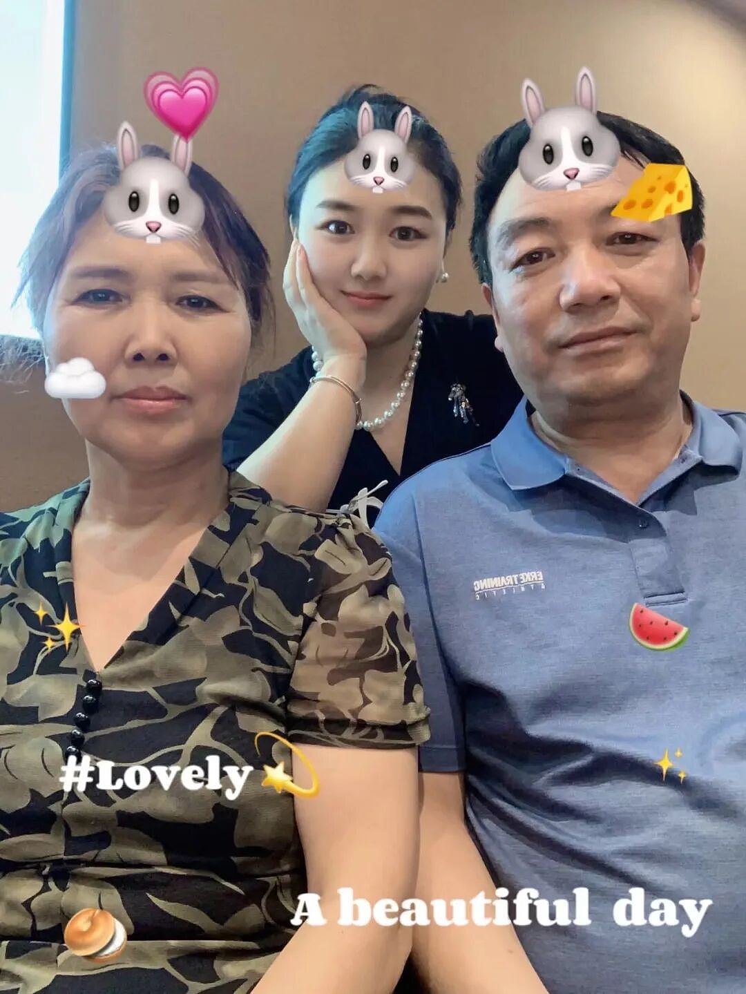 【情感】郑州“糖果店夫妻”拌嘴日常上热搜，300w人笑疯了：最好的爱情是一个愿闹一个愿哄（组图） - 6