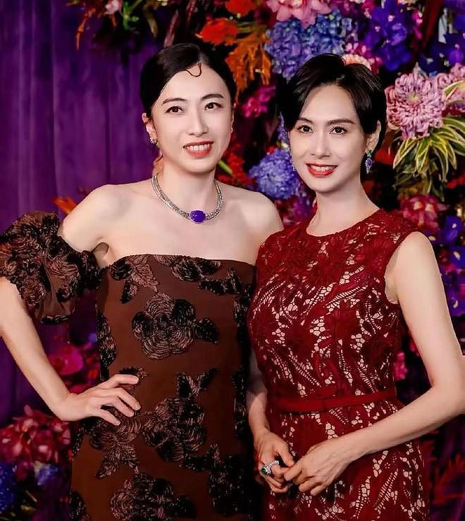还记得娱记甘比吗?如今是香港女首富,上时尚杂志封面堪比女明星(组图) - 5