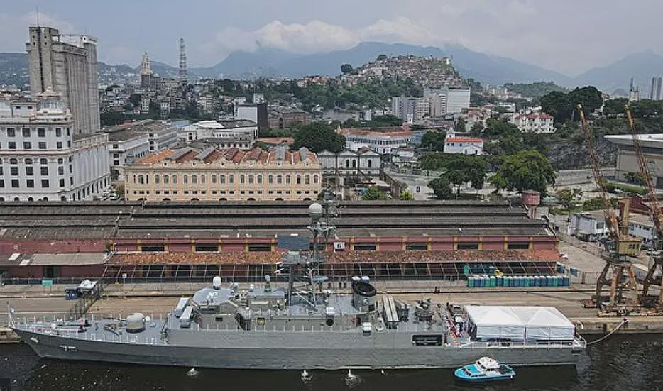 升级!美国潜艇击沉伊朗军舰, 至少80人死亡,伊朗放话“彻底摧毁”,加拿大被卷入(视频/组图) - 4