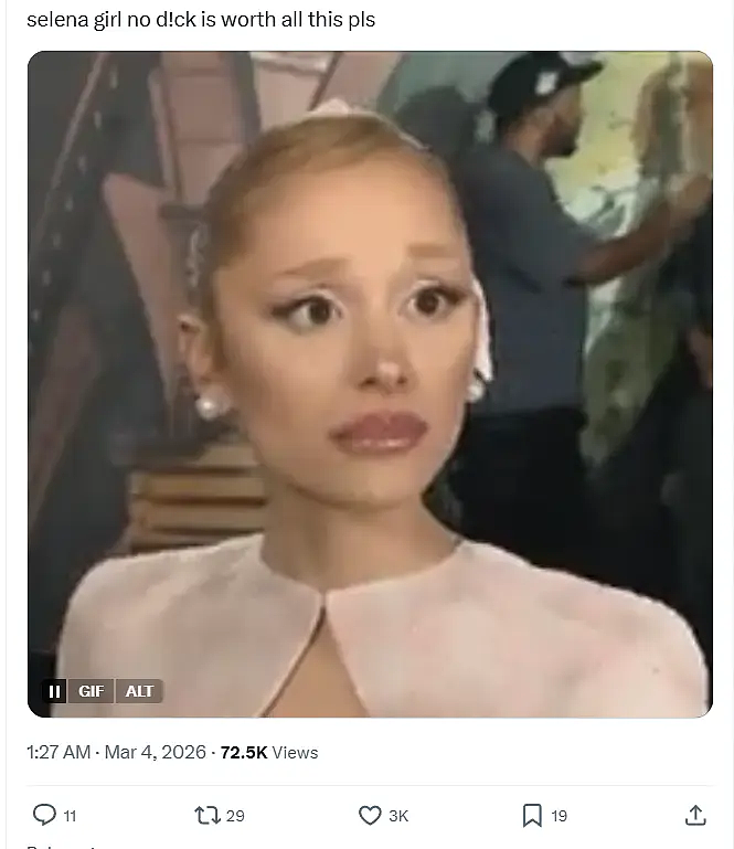 赛琳娜当众亲丈夫黢黑脏脚回应离婚?自曝想要4娃,粉丝劝她清醒点(组图) - 22