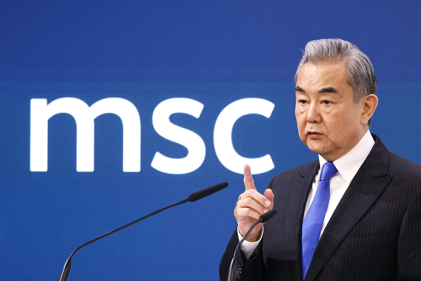 王毅分别与沙特阿联酋外长通话，中国特使将赴中东斡旋（组图） - 3