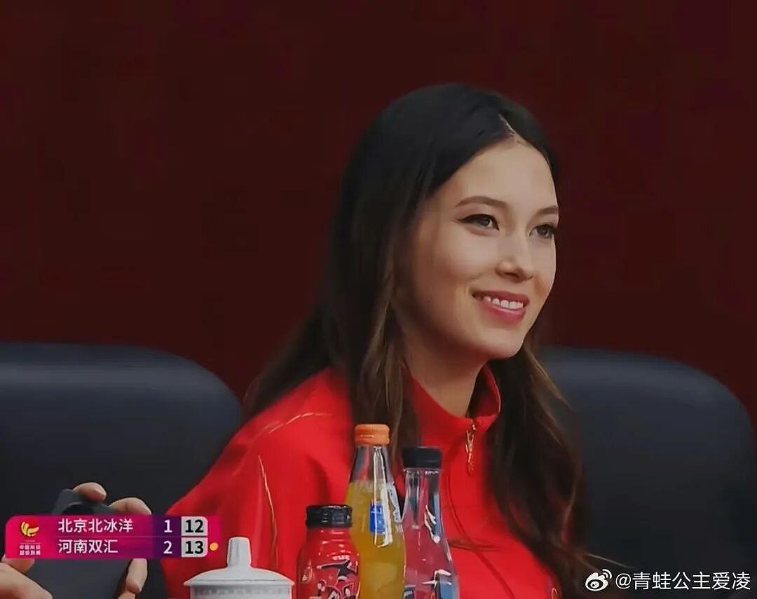 谷爱凌更新社媒只发俩字：北京！听相声、吃美食…沉浸式感受北京烟火气（组图） - 4