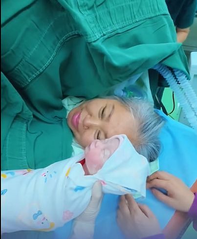 吉林63岁失独妈妈剖腹产，生下5.6斤女宝！“大夫夸我比年轻人身体都好”（组图） - 1