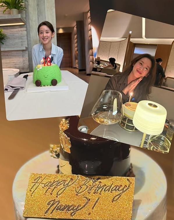 32岁章泽天画廊自拍，对着镜子灿笑，真实素颜状态也很阳光（组图） - 5
