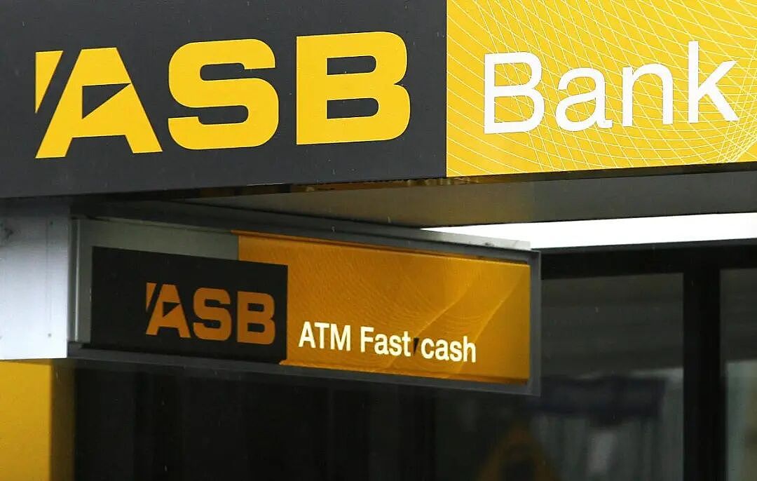 折扣没算!费用没免!2.5万客户血亏!ASB误导性操作被罚210万纽币,退还客户470万(组图) - 2