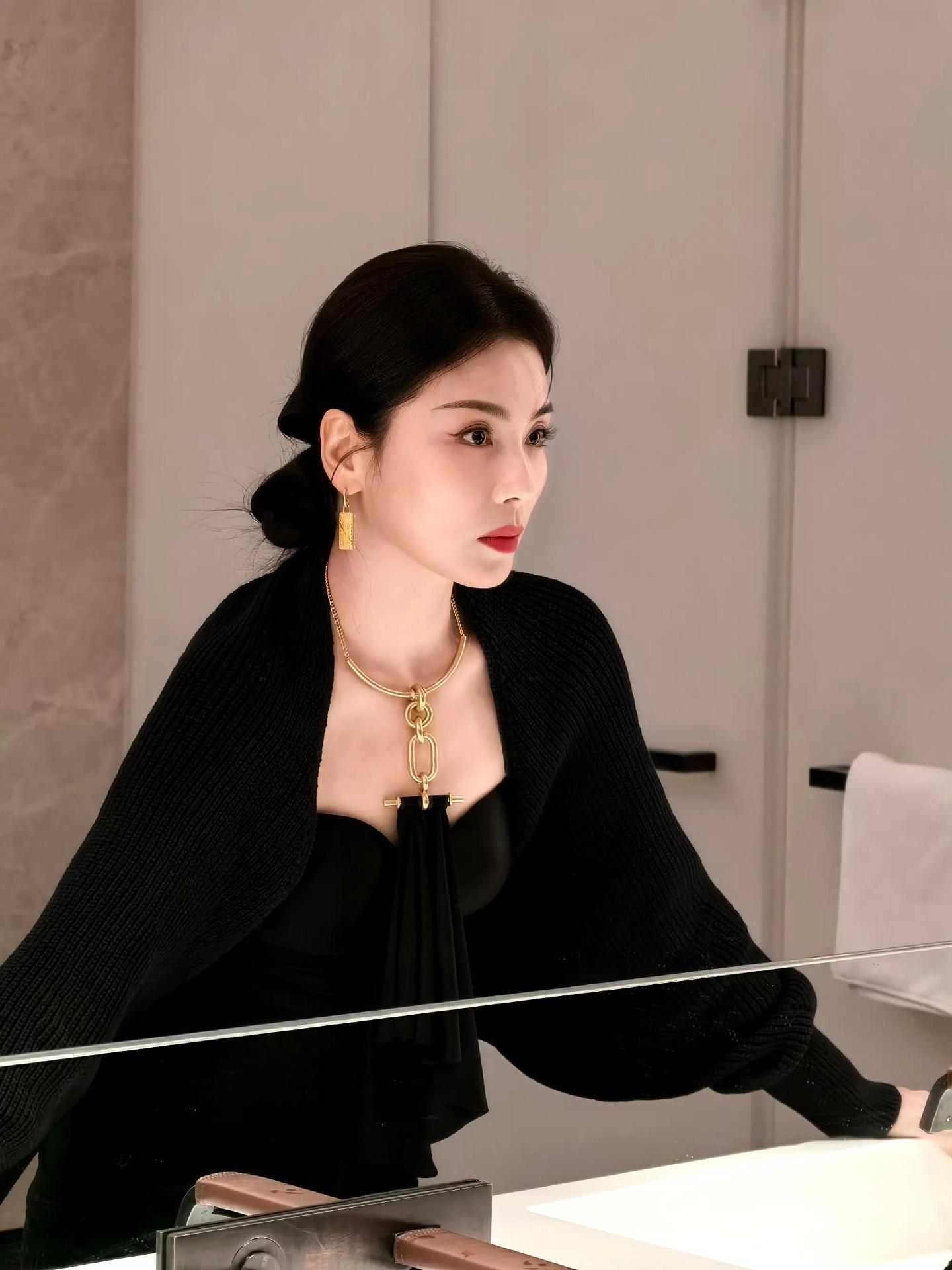 【美女】来看看刘涛性感抹胸写真（组图） - 2