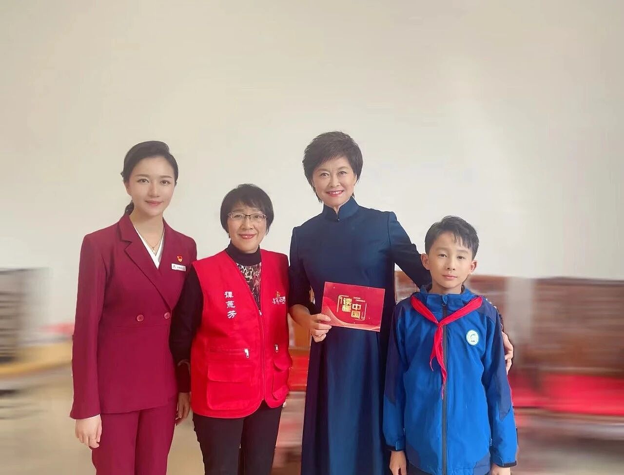 【情感】被这个“无手妈妈”圈粉了!女儿外孙接力“学雷锋”,这才是最牛的家风传承(组图) - 2