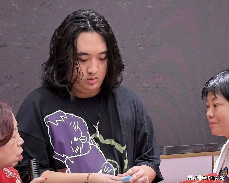 64岁吴镇宇近况曝光！与王丽萍一见钟情，如今17岁儿子费曼引发热议（组图） - 8