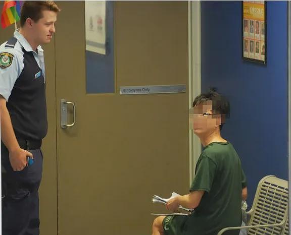 他又来了！假扮高中生，来自香港的大学教授混入多所澳洲私校偷拍（组图） - 3