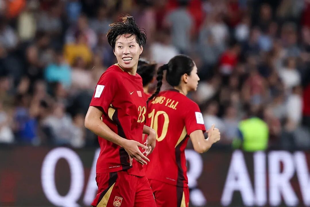 两连胜晋级！女足亚洲杯：中国3比0乌兹，李晴瞳双响、邵子钦破门！下轮战朝鲜！（组图） - 1