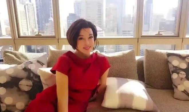 刘晓庆穿红裙和小鲜肉依偎在一起!相差几十岁,嫩得如同龄人(组图) - 3