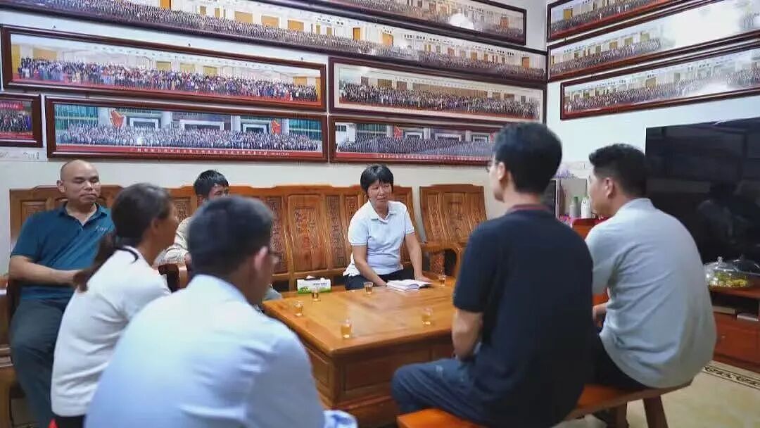 【情感】她是大山的女儿，带领乡亲们致富，丈夫去世前一句话让人泪崩……（组图） - 6