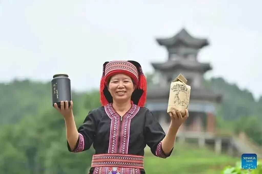 【情感】她是大山的女儿，带领乡亲们致富，丈夫去世前一句话让人泪崩……（组图） - 11
