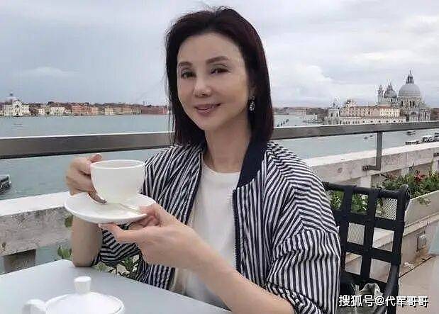 她8岁拿下金马奖24岁嫁豪门，40岁带4亿离婚费转身（组图） - 6