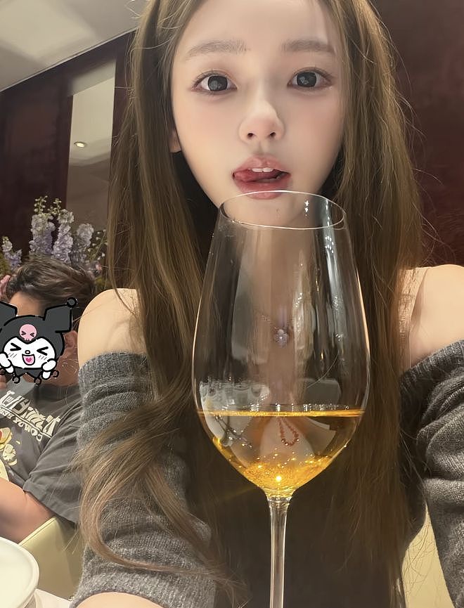 王思聪送珠宝高调表白懒懒:老婆我爱你,两人同框照曝光很恩爱(组图) - 5