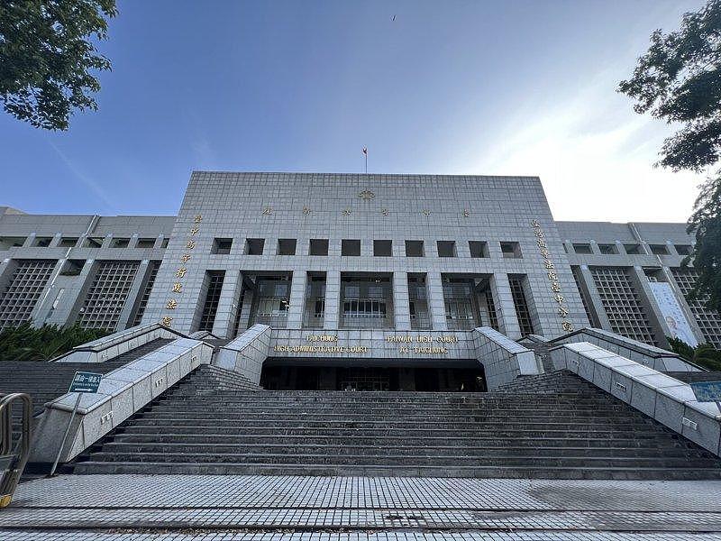 女公关狂摸走店男客胸部挨告性骚！“对方先夸我丰满”，她喊冤败诉（组图） - 1