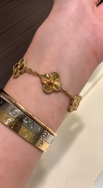 妹子花$6150买个18K金的梵克雅宝手链,2个月后竟变色了!怒去检测,结果...(组图) - 3
