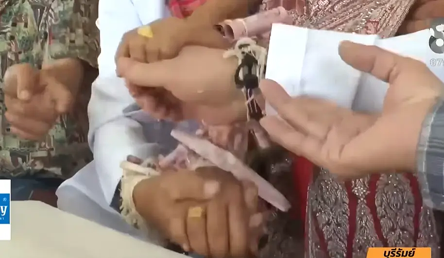 泰国女子同时嫁给俩欧洲老白男？好兄弟合给40万彩礼，网友懵了…（组图） - 5