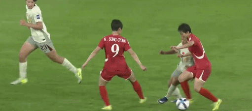 女足亚洲杯：中国2-1逆转朝鲜！3战全胜获头名（组图） - 12