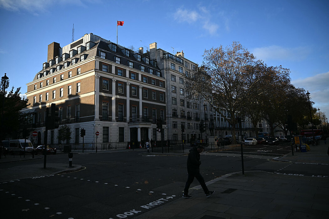 英国议员丈夫涉嫌为中国从事间谍活动被捕(组图) - 1