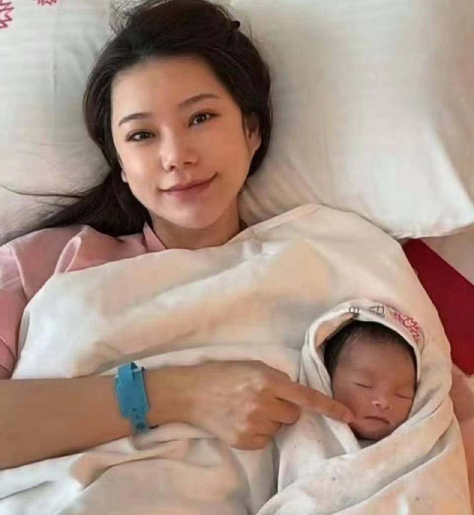 马筱梅产后复播,回应生二胎,透露4月份回北京(组图) - 7