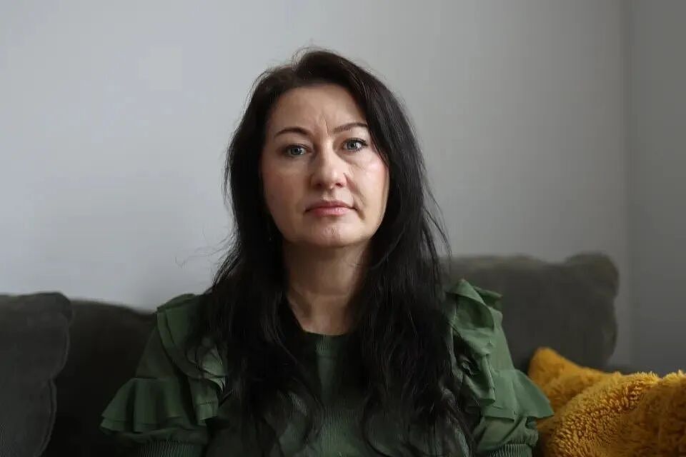 他用AI把你变成色情片主角,然后消失在网络里... 三个女孩花5年追踪终于找到了他...(组图) - 4